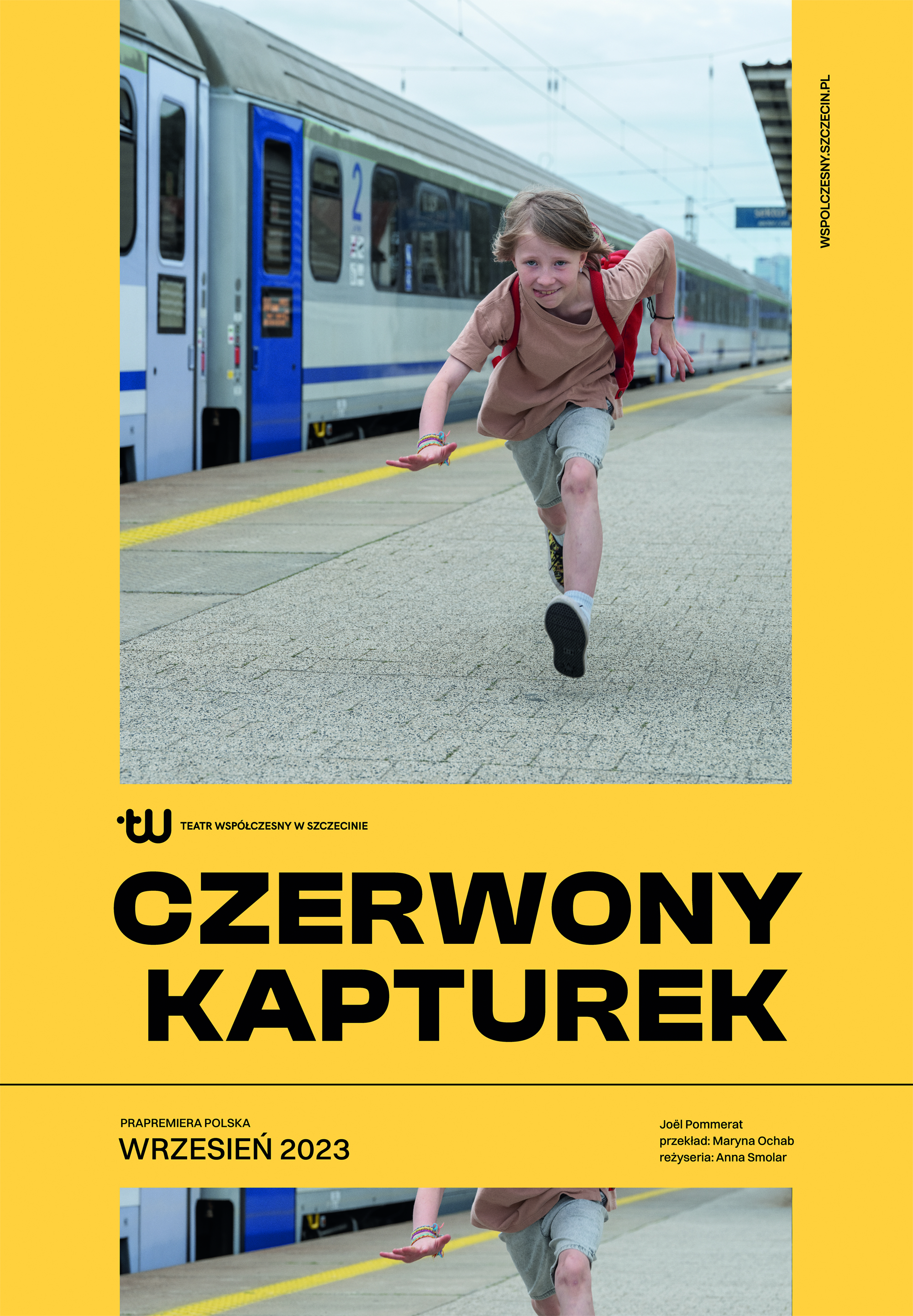 Plakat do spektaklu. Zdjęcie plakatowe przedstawia dziewczynkę biegnącą po peronie.