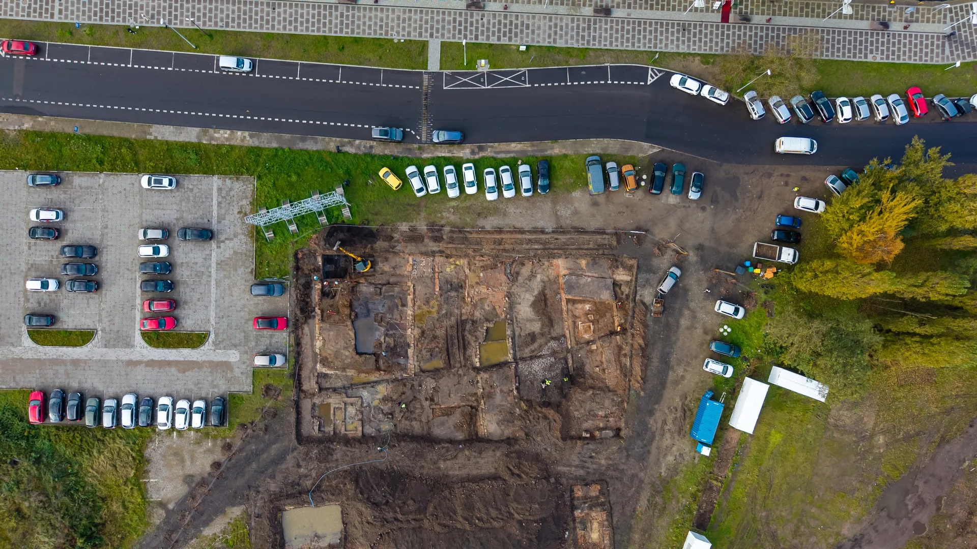 Zdjęcie Łasztowi. Widok z góry na plac przyszłej budowy teatru. 